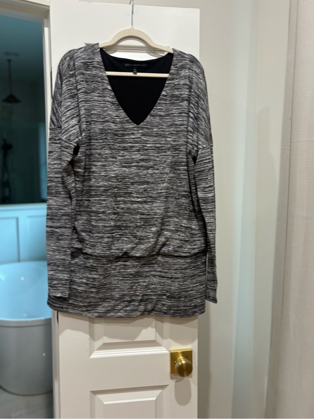 White House Black Market Black and Gray V-Neck Top